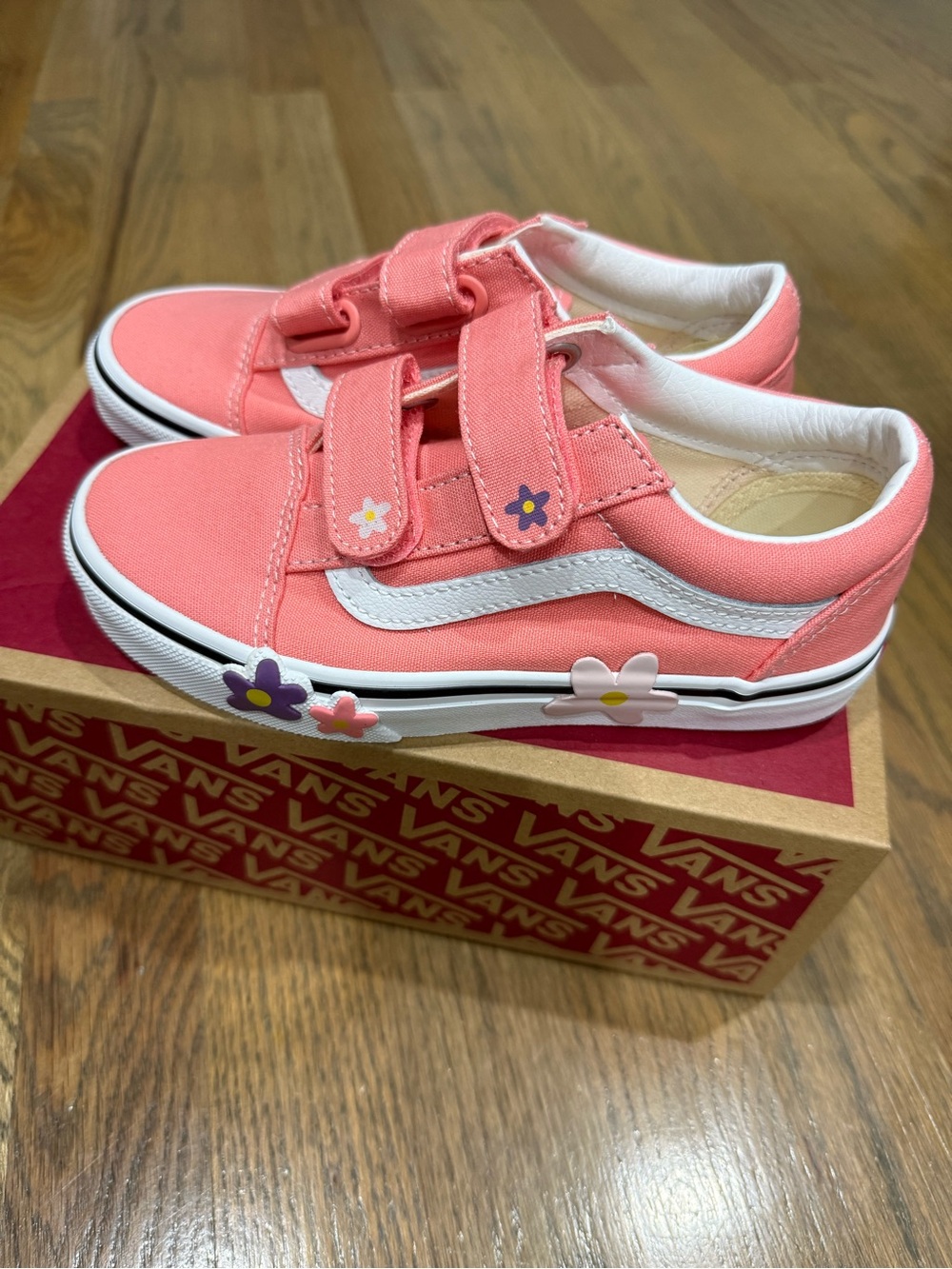 Brand new in box*Vans Kids’ Coral Pink Floral Velcro Sneakers
